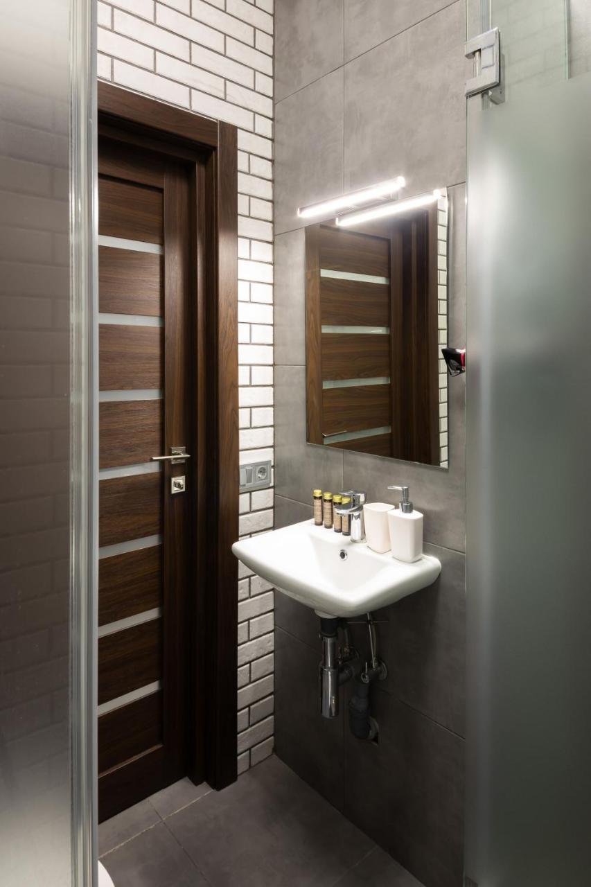 Lion King Danyla 1 Apartment Lviv Exterior photo